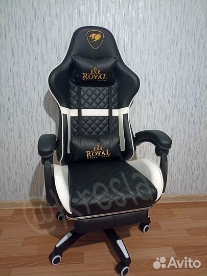 Геймерское кресло Royal с подножкой