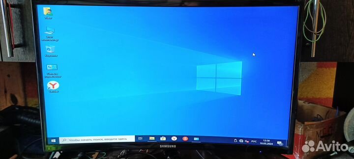 Монитор Samsung C24F390FH