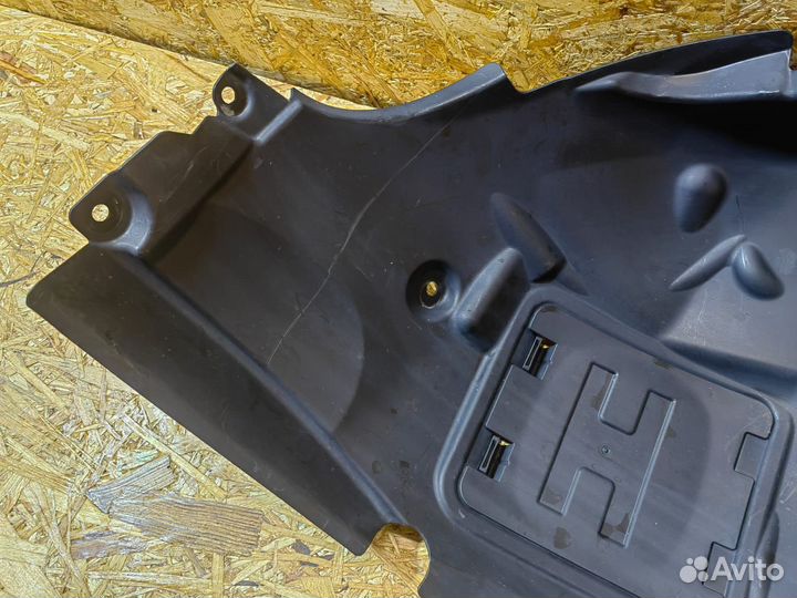 Подкрылок передний левый Bmw F30