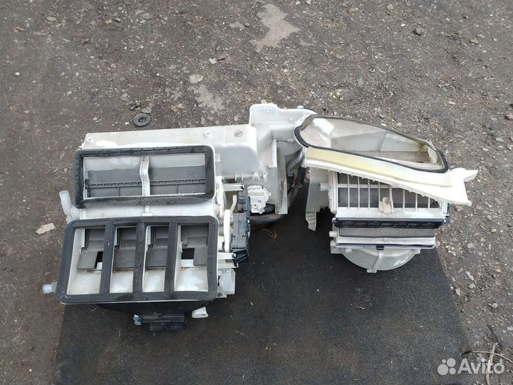 Корпус печки Мазда 6