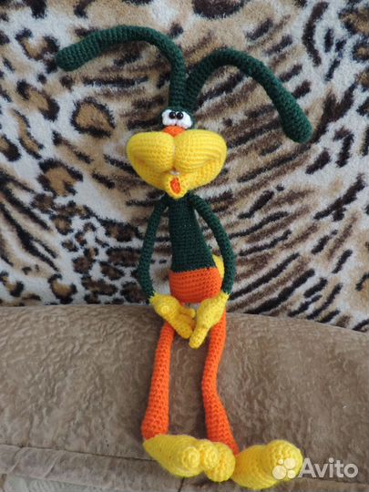 Кролик вязаный игрушка