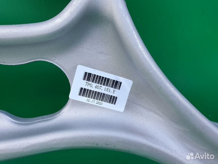 Рычаги передние Volkswagen Touareg 2 2010-2018