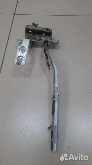 Петля крышки багажника Volkswagen Touareg