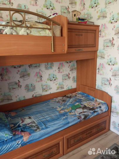 Двухъярусная кровать