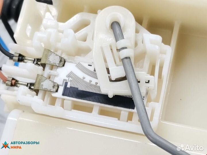 Насос топливный Lexus RX 2003 7702048051