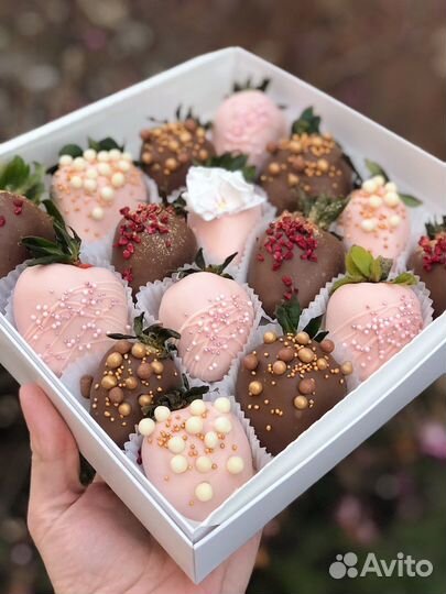 Клубника в шоколаде, съедобные букеты