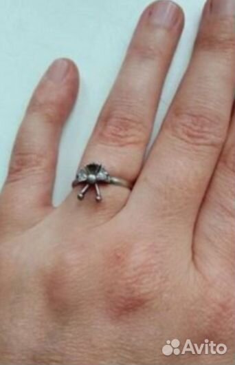 Серебряное кольцо с фианитом