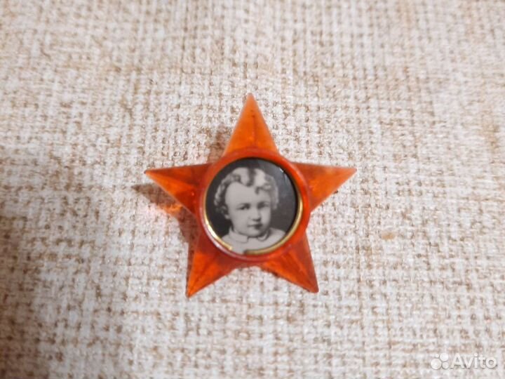Редкий значок октябренка, пластмасса