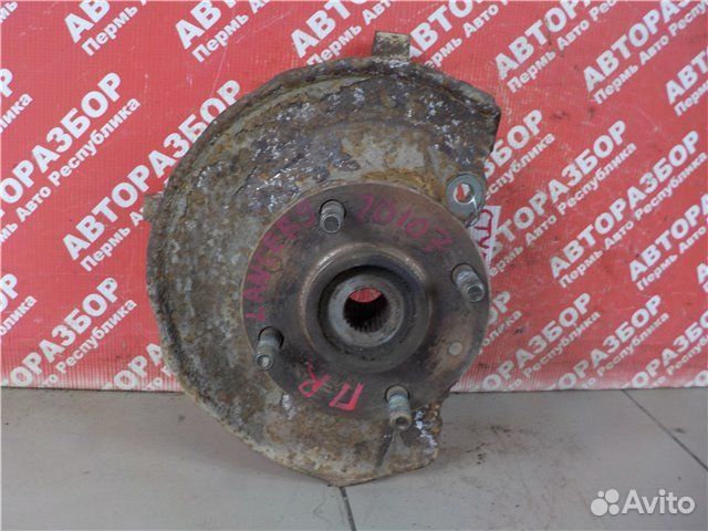 Поворотный кулак передний правый Mitsubishi Lancer