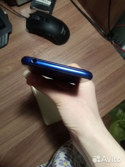 Телефон honor 7а