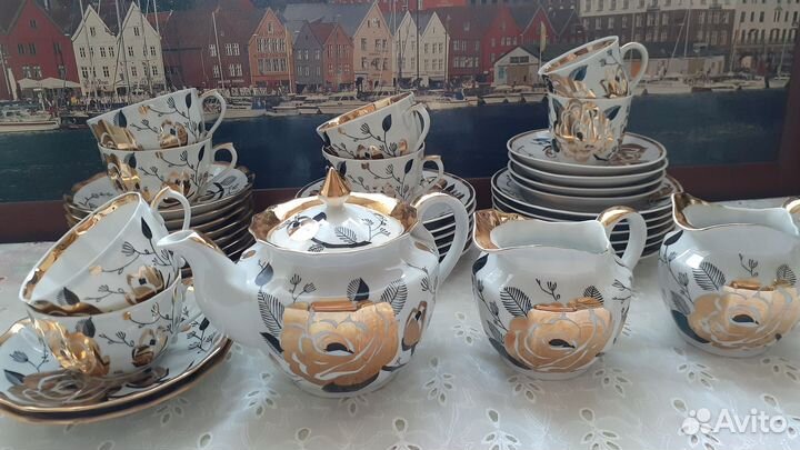 Предметы сервиза Золотая роза