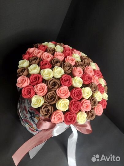 Шоколадные Розы - 51 шт в Шляпной Коробке