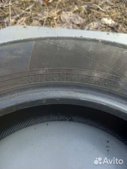 Yokohama Bluearth ES32 205/60 R16