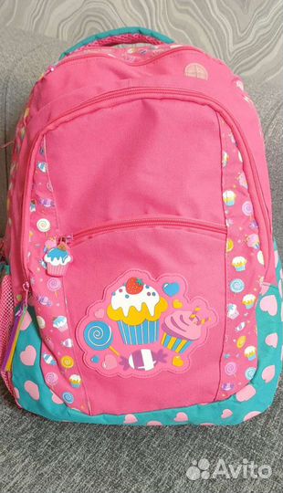 Вместительный рюкзак для девочки