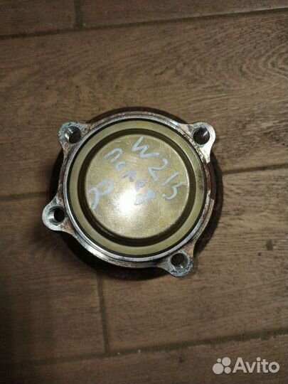 Ступица передняя правая Mercedes-Benz E-Класс