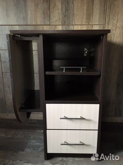 Стол маникюрный складной