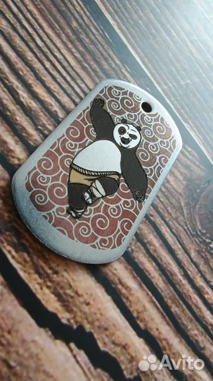 Жетон с цветной гравировкой 