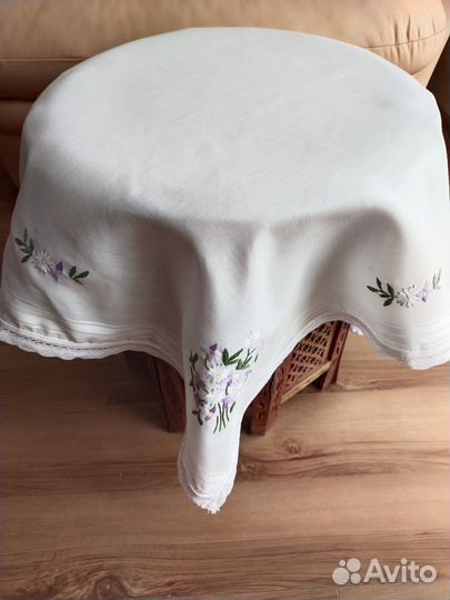 Скатерть ручная вышивка фиалки Германия