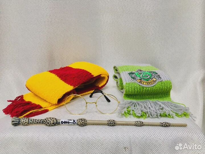 Палочка Гарри Поттера, очки, шарф