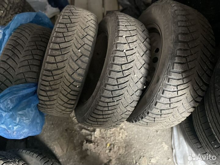 Michelin X-Ice North 4 215/65 R16