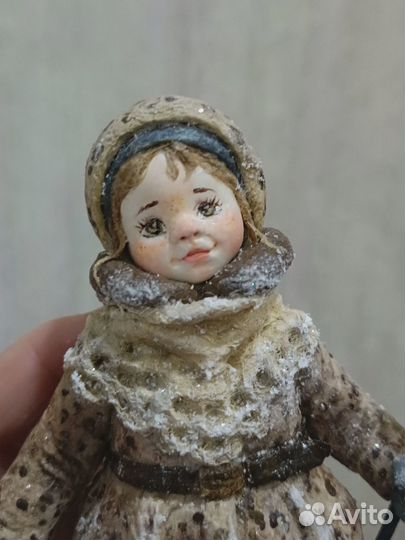 Девчушка с лопаткой