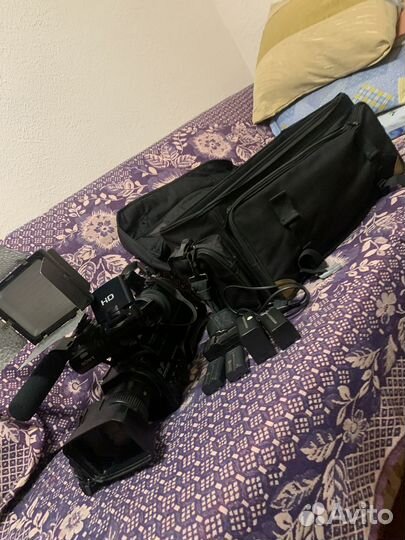 Продам видео камеру