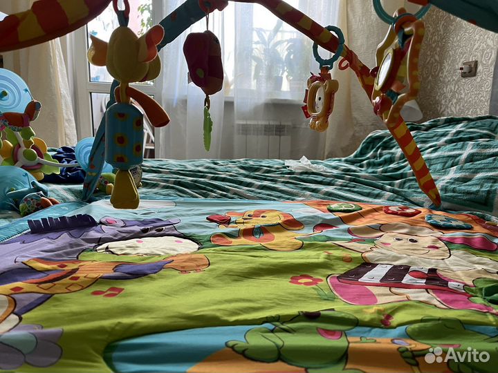 Развивающий коврик tiny love и мобиль на кроватку