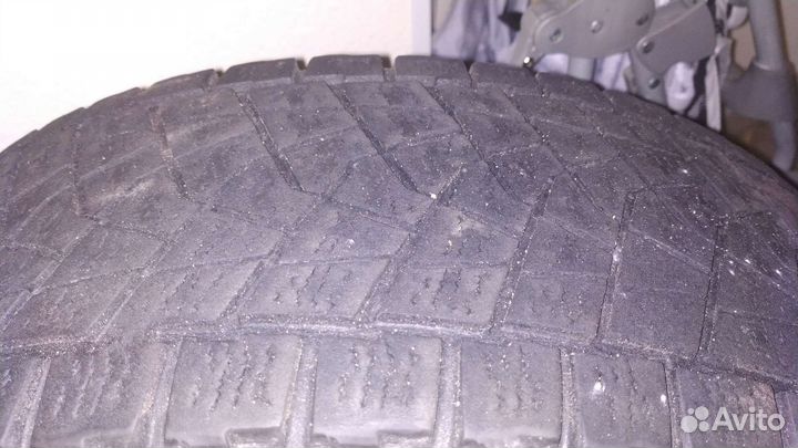 Bridgestone Blizzak DM-Z3 215/65 R16