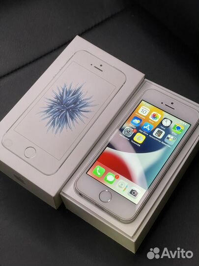 iPhone SE, 32 ГБ