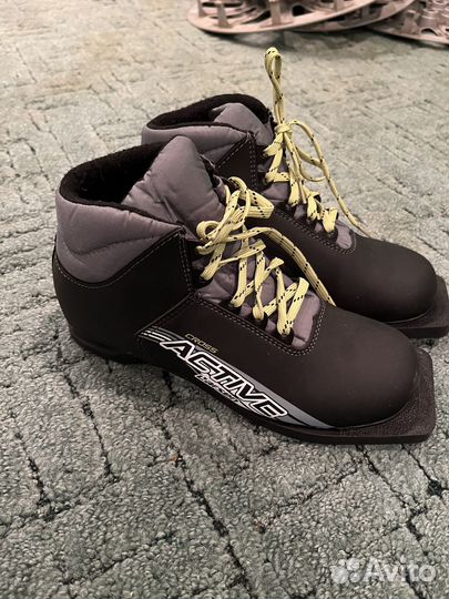 Лыжные ботинки