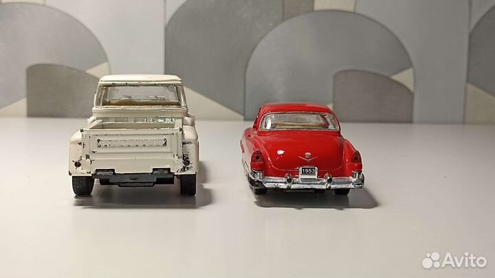 Машинки Cadillac и Chevrolet