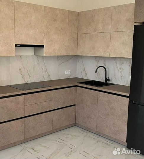 Кухонный гарнитур на заказ. Гapaнития дo 10 лeт