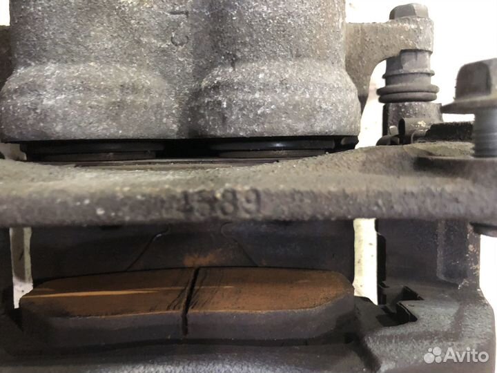 Суппорт тормозной передний правый Lexus RX450h