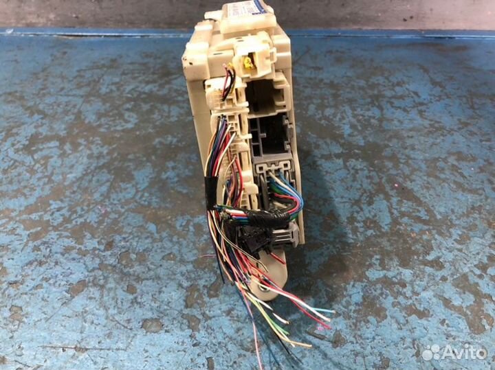 Блок предохранителей Lexus Ls460 USF40