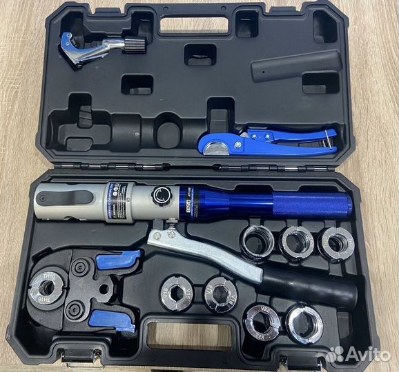 Аренда монтажного инструмента для труб Rehau