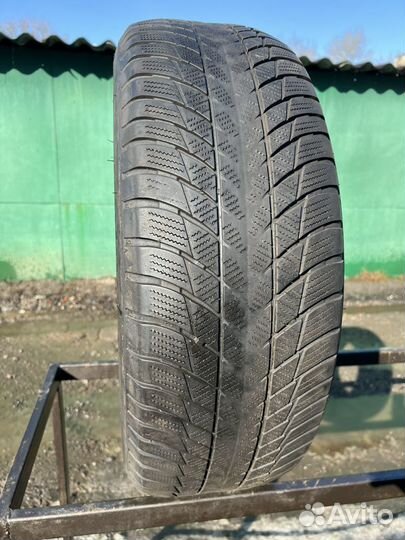 Bridgestone Blizzak LM-001 225/60 R18 104H