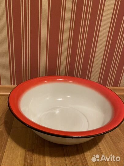 Эмалированный таз