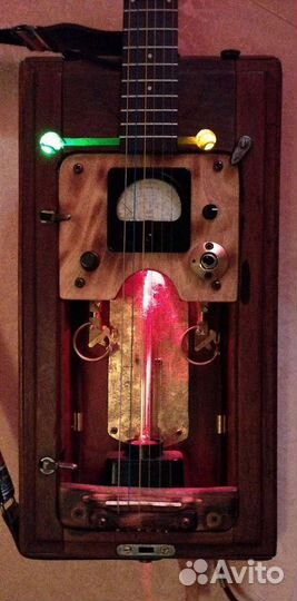 Продаю светильник настенный 