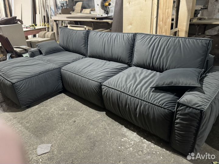Большой угловой диван