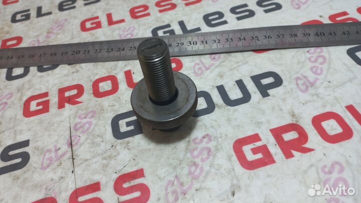 Болт коленвала центральный PE P5 б/у