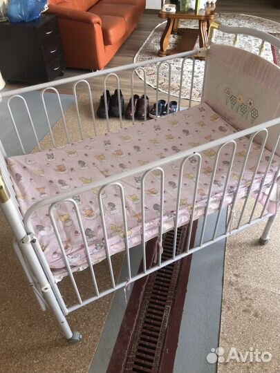 Детская кроватка