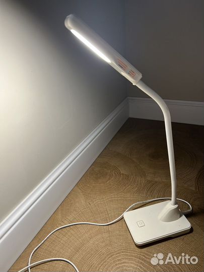 Лампа настольная