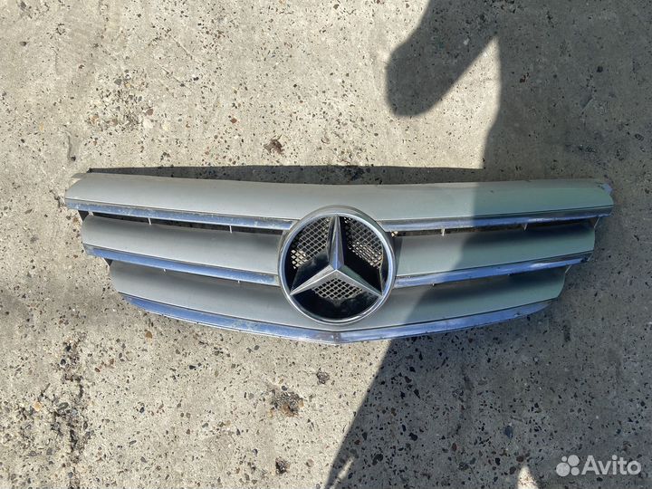 Решетка радиатора Mercedes Benz B W245