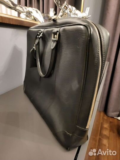 Кожаный портфель Louis Vuitton