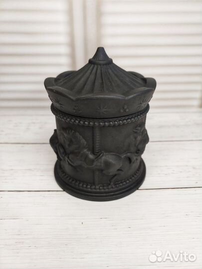 Декоративное кашпо