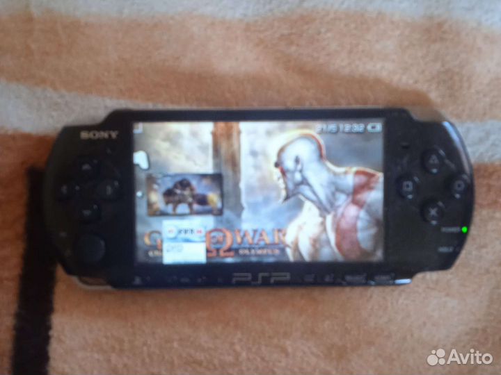 Sony PSP 3008, 786мб, 2 игры, +чехол в подарок
