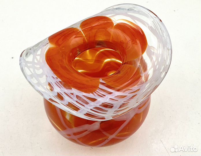 Круглая ваза для цветов цветное стекло