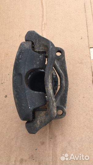 Тормозной суппорт передний левый для Mercedes w201