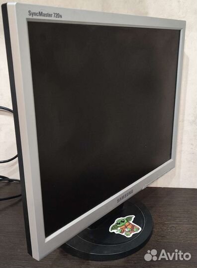 Монитор Samsung syncmaster 720n (17)