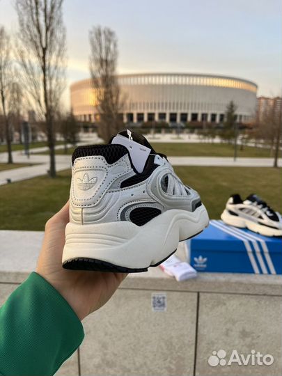 Кроссовки Adidas Ozmillen